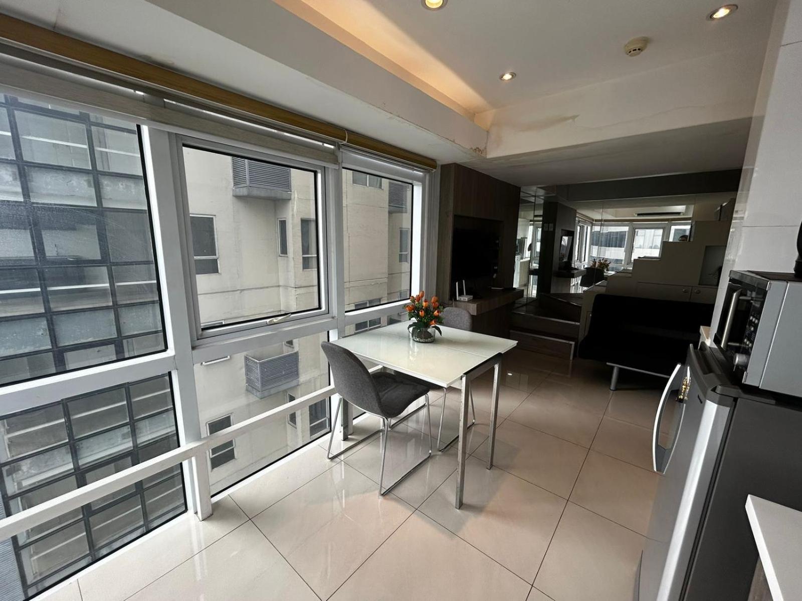 Oasis Regency @ Fort Victoria Bgc Taguig Kültér fotó