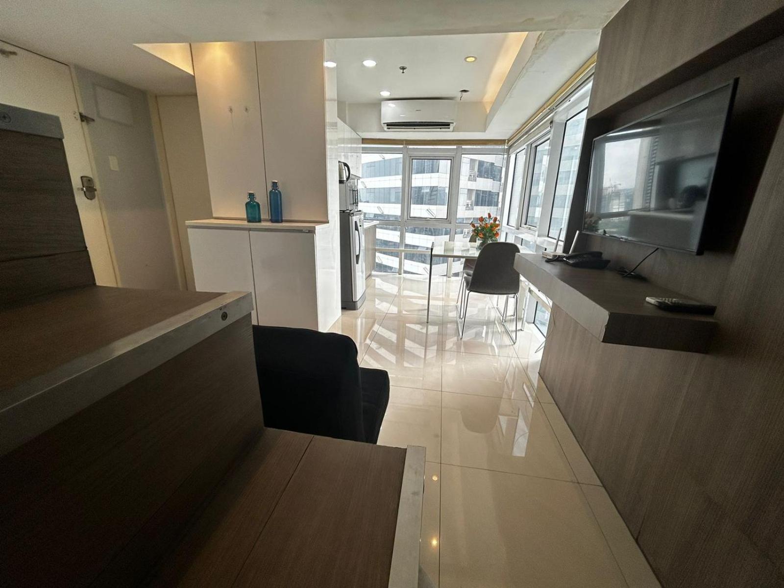 Oasis Regency @ Fort Victoria Bgc Taguig Kültér fotó