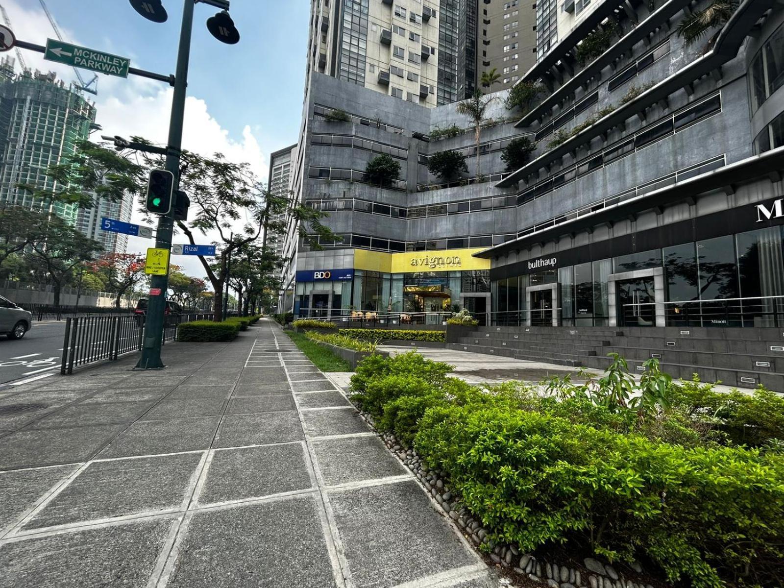 Oasis Regency @ Fort Victoria Bgc Taguig Kültér fotó
