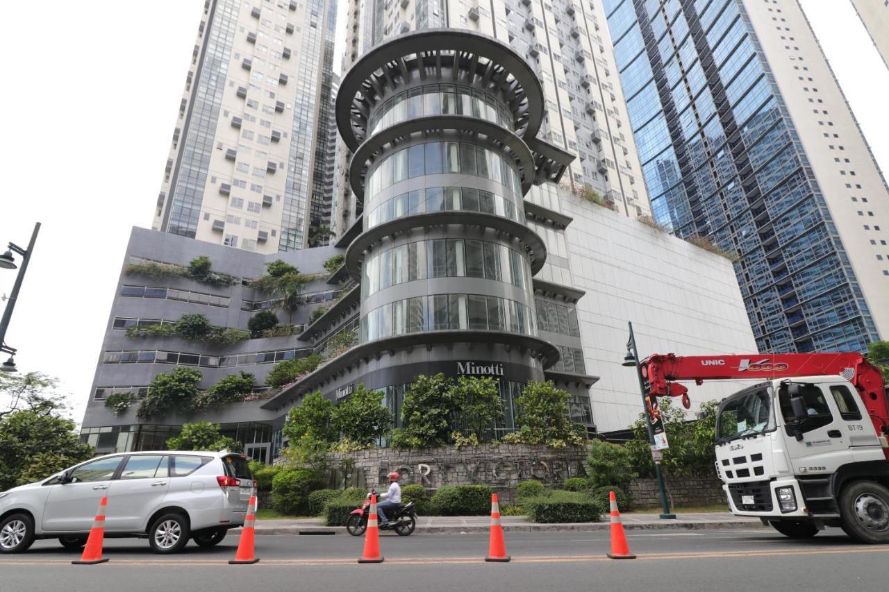 Oasis Regency @ Fort Victoria Bgc Taguig Kültér fotó