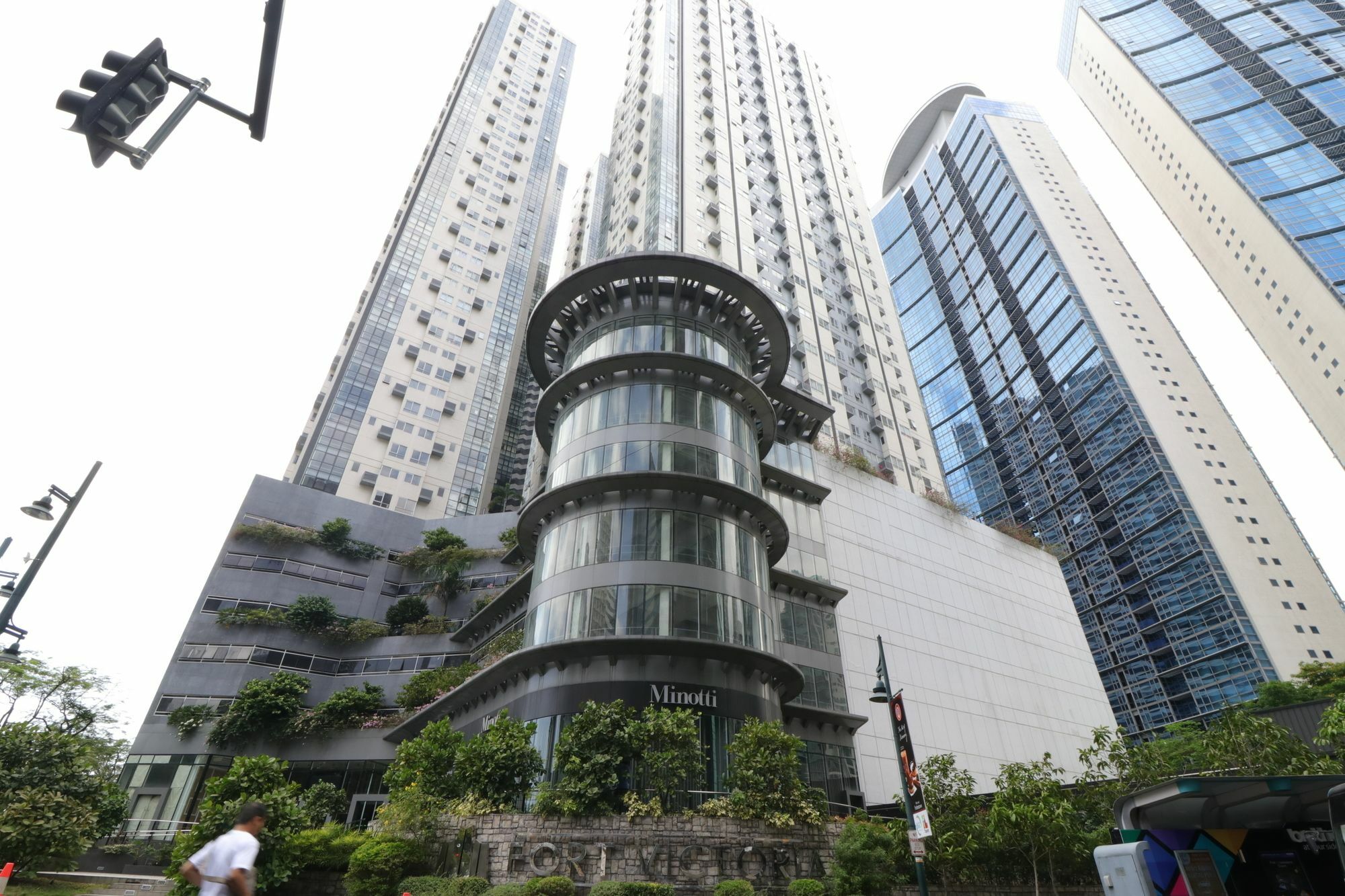 Oasis Regency @ Fort Victoria Bgc Taguig Kültér fotó